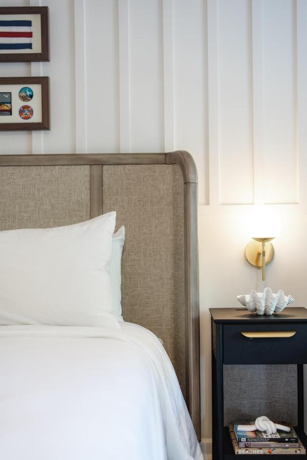 Greyfinch Chatham Inn Екстериор снимка